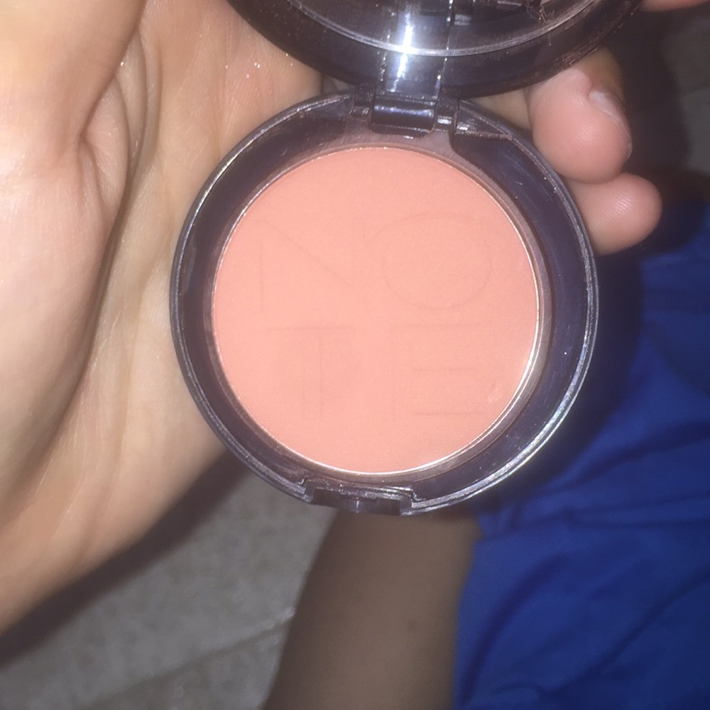 Brand new note compact blush